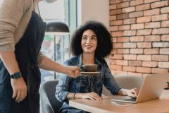 多媒体视觉内容设计